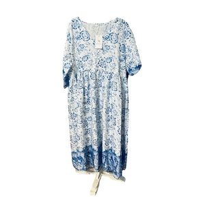 Flowy women’s blue and white floral dress. XXL. NWT